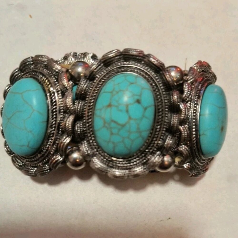 Silver Tone Filigree Link Stretch Bracelet with Faux? Turquoise